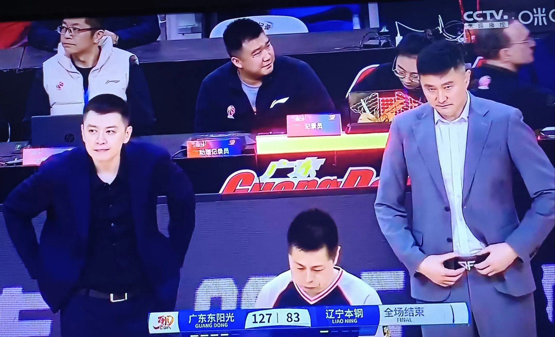 关于粤西暴熊队对阵辽东雪豹队，棒球锦标赛惊险晋级，内线统治篮板——轮换效果显现的信息