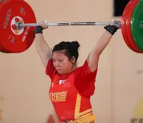 举重夜战：云贵天虎队强势反弹渝州霹雳队，主帅临场妙招边路成突破口